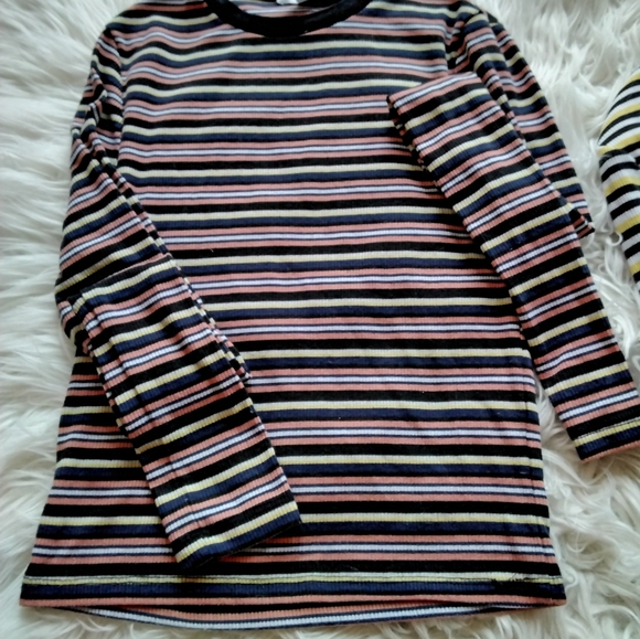 ☆☆Bulk Discount☆☆ Two long sleeve shirts - Picture 2 of 4